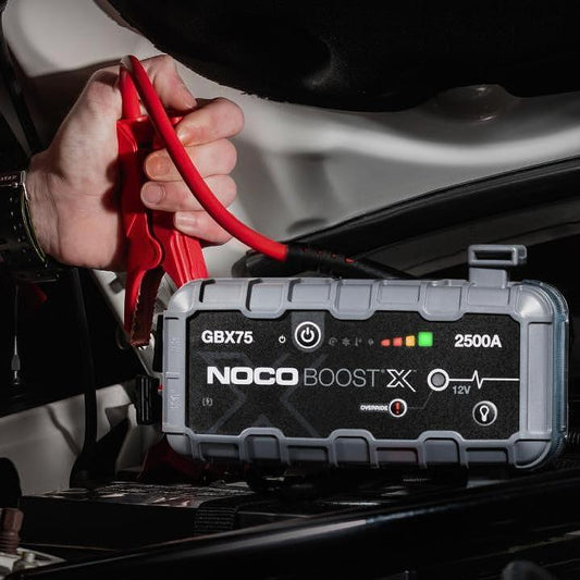 Стартов бустер NOCO Boost X GBX75 за мощно стартиране на двигателя